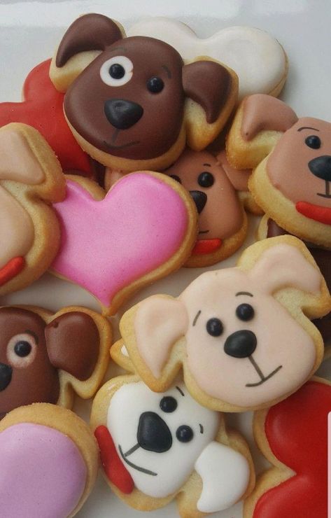 Puppy Dog Cookies Decorated, Dog Bone Decorated Cookies, Dog Cookies Royal Icing, Iced Dog Cookies, Dog Cookie Decorating, Puppy Decorated Cookies, Golden Retriever Cookies Decorated, Dog Royal Icing Cookies, Dog Decorated Cookies