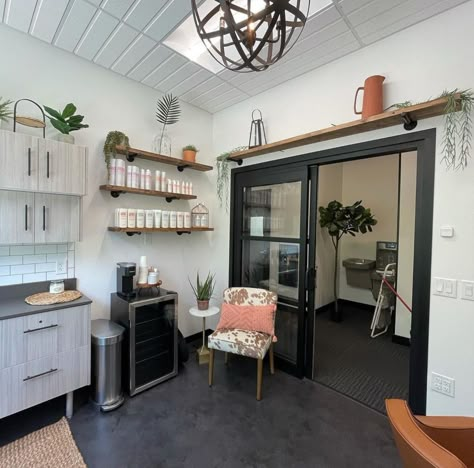 Salon Suite Coffee Bar Ideas, Small Town Salon Ideas, Hair Stylist Room Idea, Small Hair Salon Suite Ideas, Salon Breakroom Ideas, Diy Salon Suite Ideas, My Salon Suite Decor, Salon Suite Small Spaces, Mini Fridge In Salon Suite