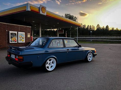 Modified 1983 Volvo 242 - F.U.C. UK Volvo Modified, Volvo 240, Volvo Cars, Tuner Cars, F U, Car Car, Whips, Car Show, Jdm