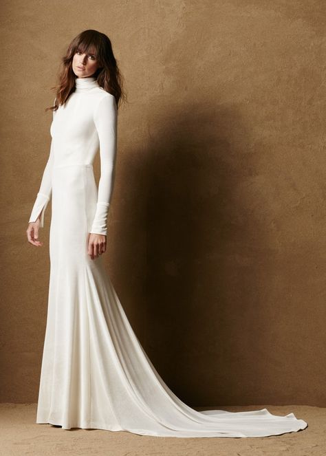 40 Snow Ready Winter Wedding Dresses Turtle Neck Wedding Dress, White Velvet Dress, Wedding Dress Winter, Velvet Wedding Dress, Winter Gowns, Chiffon Wedding Gowns, Stylish Gown, Fitted Gown, Velvet Wedding