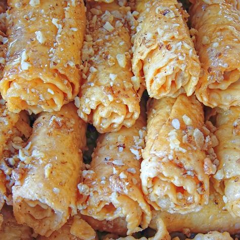 Traditional Greek Diples Recipe (Greek Christmas Pastries with Honey) - My Greek Dish Greek Christmas Recipes, Greek Christmas, Greek Pastries, Christmas Pastries, Honey Cookies, Greek Sweets, Festive Desserts, Greek Desserts, Greek Dishes