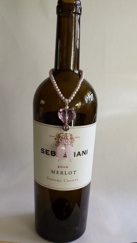 Wine bottle neck charm/Wine Bottle Charms/Wine by JewelryshopbyMMT Wine Bottle Accessories, Beaded Wine Charms, Bottle Charms Diy, Wine Charms Diy, Wine Bottle Jewelry, Wine Crafts, Beaded Ideas, Wine Bottle Charms, Wine Bottle Topper