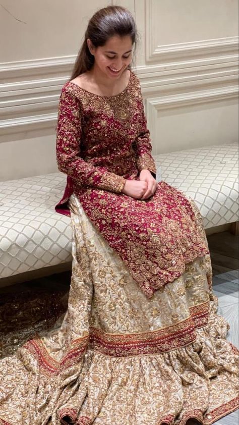 Farshi Garara Dress, Farshi Gharara Pakistani Simple, Farshi Gharara Pakistani Bridal, Farshi Lehnga Pakistani Bridal, Farshi Sharara Pakistani, Shaadi Outfits Pakistani, Wedding Sharara Bridal, Red Bridal Gharara, Farshi Gharara Pakistani