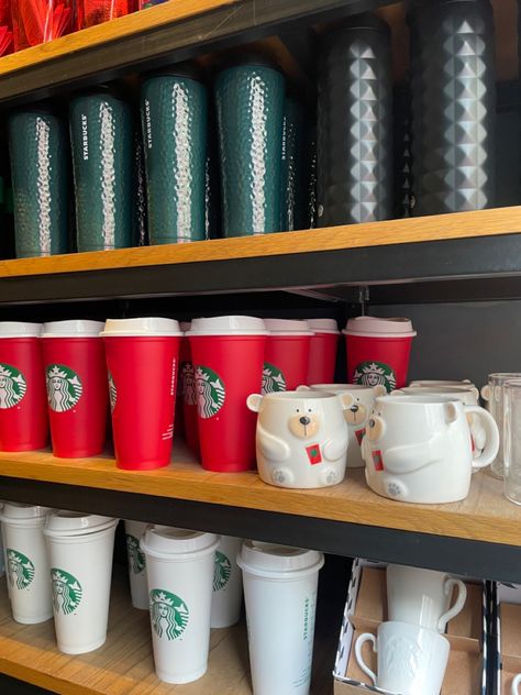 Christmas Starbucks Cups, Starbucks Christmas Mugs, Starbucks Christmas Cups, Xmas Drinks, Christmas Starbucks, Starbucks Store, Starbucks Mug, Christmas Cups, Starbucks Drink