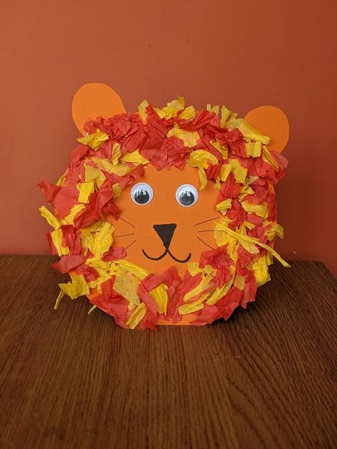 Lion birthday card - kids craft Lion Crafts For Kids, Lion King Crafts, Paper Plate Art, Watch The Lion King, Zoo Crafts, Paper Plate Animals, Lion Craft, Craft For Toddlers, Yarn Crafts For Kids