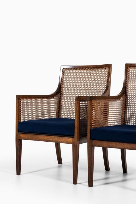 Woven Furniture Design, Pretty Furniture, Townhouse Interior, Easy Chairs, Studio Chairs, Cane Furniture, Furniture Details Design, Woven Furniture, Wooden Sofa