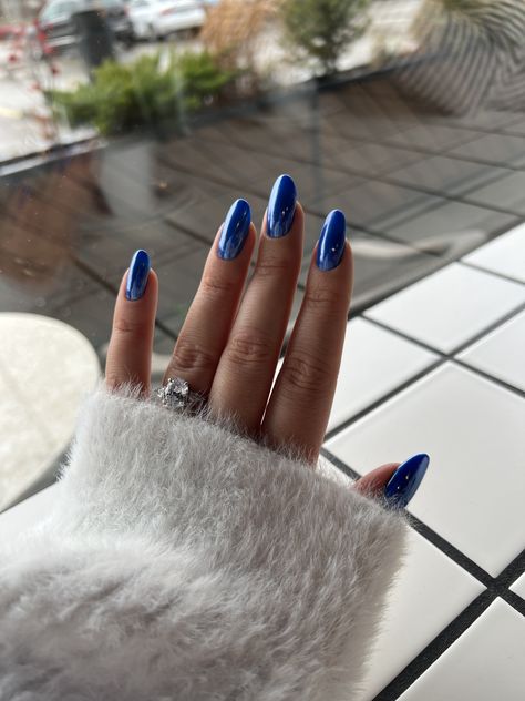 Crome Nails Navy Blue, Navy Blue With Chrome Nails, Dark Blue With Chrome Nails, Blue Nails Crome, Blue Chrome Nail Ideas, Dark Blue Pearl Nails, Light Blue Dark Blue Nails, Nails To Go With A Blue Dress, Dark Blue Crome Nails