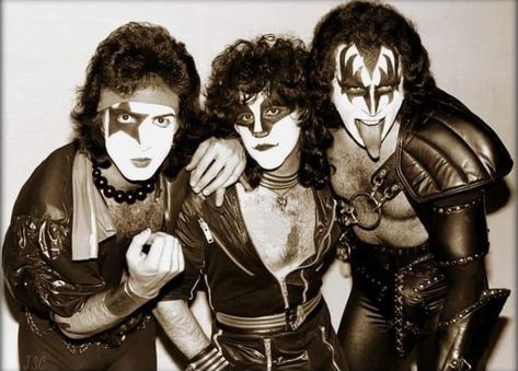 Glam Rock Bands, Kiss Members, Eric Carr, Paul Stanley, Hot Band, Gene Simmons, Kiss Band, Studio 54, Glam Rock