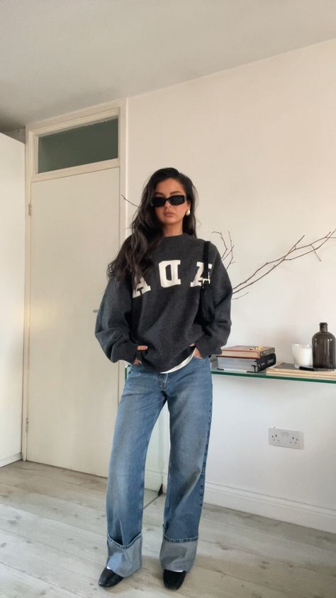 how to style the adanola knit jumper. Baggy jeans, ballet flat, wrong shoe rule, adanola haul, adanola jumper. Topshop jeans. Adanola Knit Jumper, Adanola Outfit, Jeans Jumper Outfit, Baggy Jumper Outfit, Turn Up Jeans, Aw 2024, Scandi Fashion, Baggy Jeans Outfit, Xmas 2024