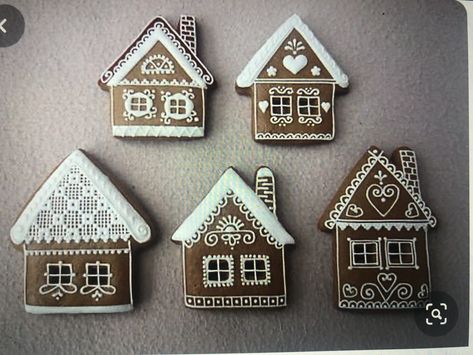 Pepperkakehus Ideas, Cinnamon Dough, Gingerbread House Ideas, Cool Gingerbread Houses, Ginger House, Chirstmas Decor, Gingerbread House Designs, Gingerbread House Cookies, Gingerbread Christmas Decor