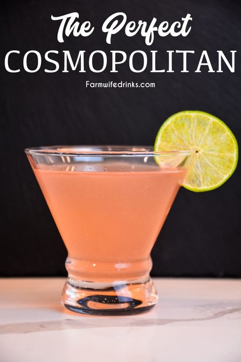 The-Perfect-Cosmopolitan-martini-recipes Martinis With Vanilla Vodka, Batch Cosmopolitan Recipe, Classic Martini Recipes, Gin Martini Recipes, Easy Martini Recipes, Italian Martini, Sweet Martini Recipes, Cosmopolitan Martini, Cosmopolitan Drink Recipe