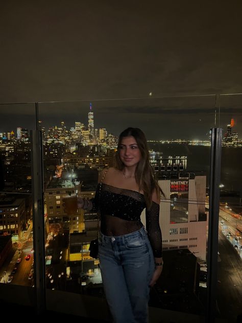 New york, weekend, rooftop, upper east side, night out outfit Rooftop Party Outfit Night, Rooftop Dinner Outfit, Rooftop Outfit Night, Rooftop Party Outfit, Party Outfit College, Outfit College, Party Outfits Night, Rooftop Party, Outfit Night