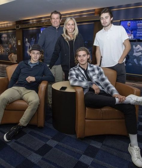 Ethan Edwards And Luke Hughes, Jack Hughes Rare, Dating Hockey Players, Hughes Family, Luke Hughes, Jack Hughes Usa Hockey, Annie Leblanc Outfits, Hughes Family Hockey, Quinn Hughes