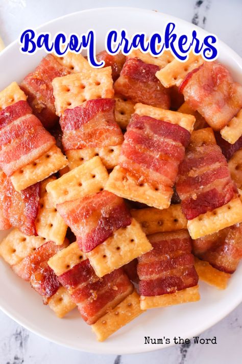 Pig Candy Crackers, Bacon Wrapped Crackers Brown Sugar, Bacon Club Cracker Appetizer, Bacon Crackers Appetizers, Club Crackers With Bacon, Bacon Wrapped Club Crackers, Holiday Bacon Appetizers, Bacon Wrapped Crackers, Candied Bacon Crackers