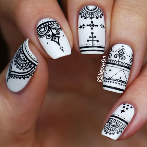 Mandala Nails, Henna Nails, Boho Nails, Unghie Nail Art, Matte Nails Design, White Nail Art, White Nail Designs, Black Nail, Nail Patterns