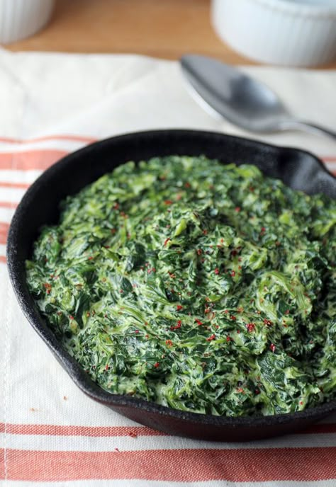 A super simple #keto creamed spinach recipe for those #lazy nights where you don't want to spend too much time cooking! Shared via http://www.ruled.me/ Keto Creamed Spinach Recipe, Keto Creamed Spinach, Creamed Spinach Recipe, Spinach Recipe, Keto Cream, Low Carb Side Dishes, Keto Side Dishes, Creamed Spinach, Spinach Recipes