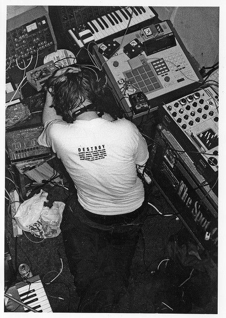 aphex in '92 Detroit Techno, Aphex Twin, Trip Hop, Synth Pop, New Rock, Radiohead, Music Studio, Music Photography, Latest Music