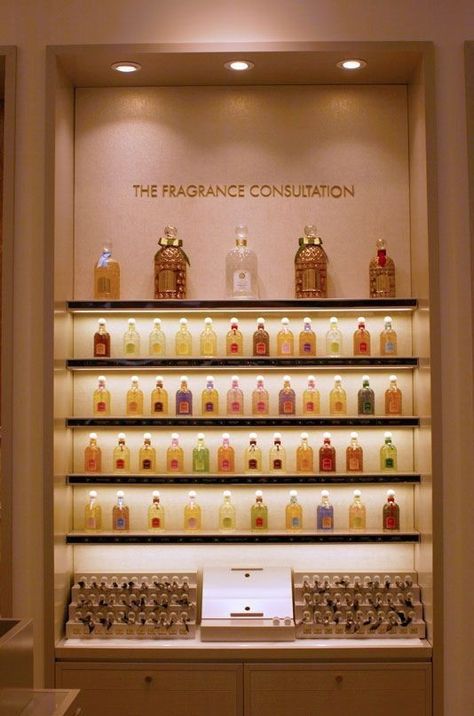 Perfume Collection Display, Fragrance Display, Perfume Stand, Store Shelves Design, Fragrance Store, Retail Store Interior Design, Jewelry Store Design, Perfume Display, Store Design Boutique