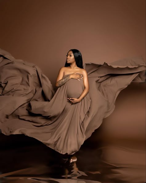 Silk Maternity Dress Photoshoot, Maternity Picture Ideas Black Women, Brown Maternity Photoshoot, Silk Maternity Photoshoot, Black Women Maternity Shoot Photo Ideas, Black Women Pregnancy Photoshoot, Maternity Shoot Ideas Black Women, Maternity Ideas Photoshoot, Maternity Photos Black Women