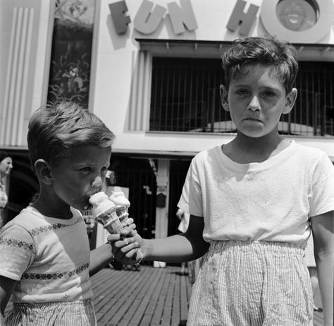 Even in 1955, this is still a bummer. | 14 Ridiculously Adorable Vintage Pics Of Kids With Ice Cream