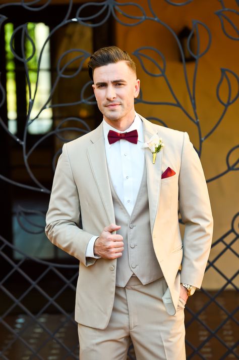 Cream Color Tuxedo, Sand Suit Wedding, Groom Beige Suit Wedding, Beige Tuxedo Wedding, Beige Wedding Suit, Sand Suit, Black People Weddings, Groom Blue Suit, Suit For Men Wedding