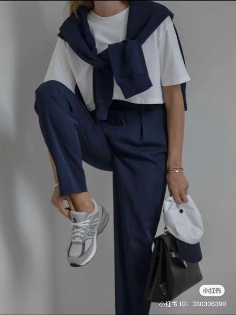 Lydia Jane Tomlinson Style, Practical Outfits, Skandinavian Fashion, Business Casual Outfits For Work, Casual Day Outfits, Mode Casual, Stylish Work Outfits, Casual Work Outfits, Mode Inspo