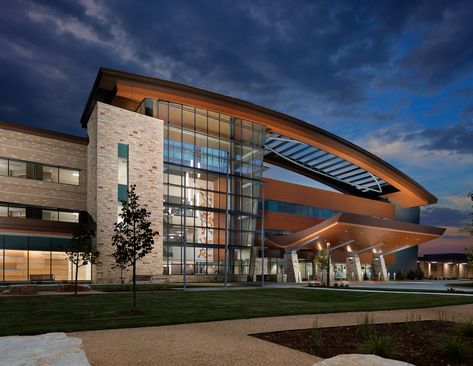 Hospital Design Architecture, Longs Peak, Modern Hospital, Hospital Architecture, Healthcare Architecture, New Hospital, Hospital Interior, Hospital Interior Design, Architecture Building Design