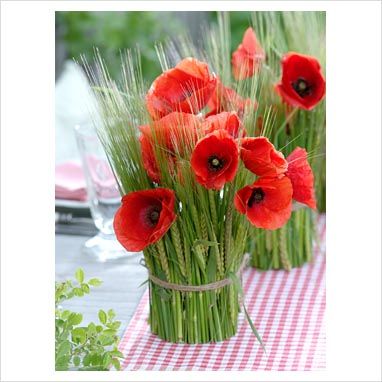 wheat ears and Papaver rhoeas Poppy Flower Arrangement Floral Design, Poppy Flower Birthday Party Ideas, Poppy Flower Themed Party, Poppy Baby Shower Theme, Poppy Themed Party, Poppy Centerpiece, Poppy Flower Wedding, 73 Birthday, Flower Wedding Theme