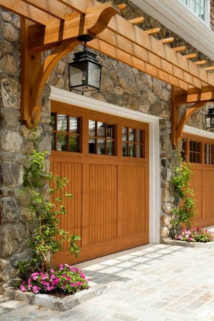 DIY Pergola Ideas: Estate Awing Style Garage Pergola Stile Joanna Gaines, Garage Arbor, Door Pergola, Garage Pergola, Pergola Diy, Garage Entry, Chic Room, Pergola Design, Casa Exterior