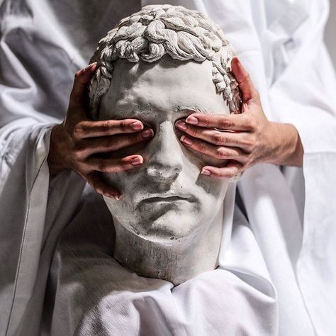 Statue Art, Psy Art, The Secret History, White Aesthetic, The Head, His Hands, 그림 그리기, Hands On, Sculpture Art