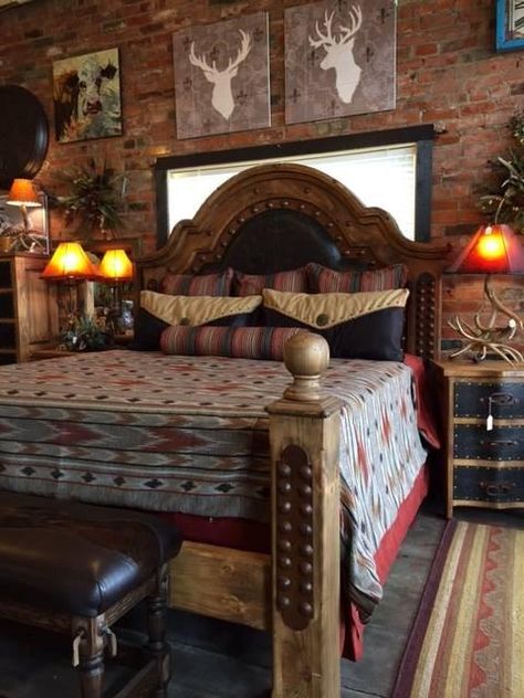 western decorating ideas for the bedroom Western Theme Bedroom, Cowhide Headboard, Ranch House Bedroom, Theme Bedroom Ideas, Rustic Ranch House, Western Bedrooms, Leather Living Room Furniture, Western Bedroom Decor, Western Rooms