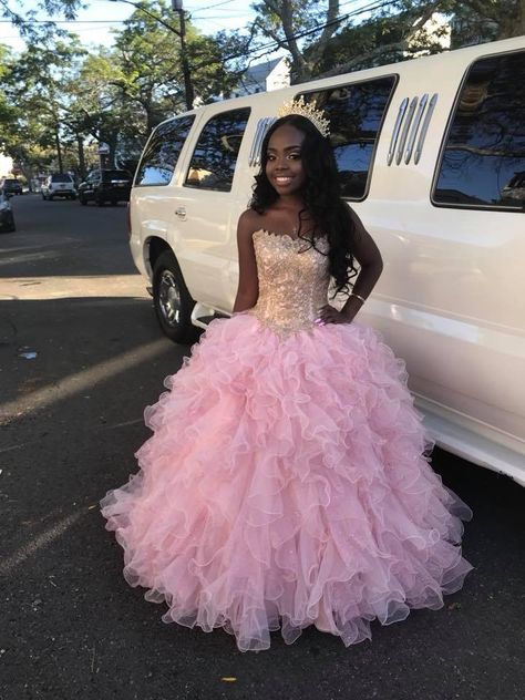 Pink Dress For Sweet 16, Pink Sweet 16 Dresses Black Women, 13th Birthday Dress Ideas, Dresses For 13th Birthday, Sweet 16 Black Women, Dress For 15th Birthday, Sweet 16 Looks, 16th Birthday Dresses, 16 Birthday Dresses