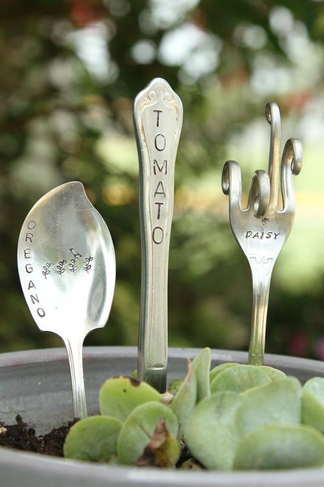 plant markers! Diy Plant Pot, Yard Planning, Garden Plant Markers, Silverware Crafts, Garden Marker, Garden Labels, Garden Markers, Tomato Garden, Garden Area