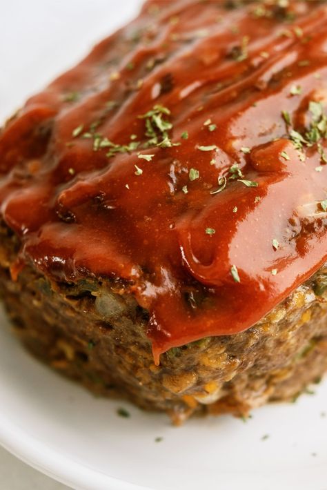 Cracker Barrel Meatloaf Copycat Recipe Costco Meatloaf Recipe, Ritz Cracker Meatloaf Recipe, Copycat Cracker Barrel Meatloaf, Meatloaf Oatmeal Recipe, Meatloaf With Oatmeal, Cracker Barrel Meatloaf Recipe, Cracker Barrel Copycat Recipes, Tasty Meatloaf Recipe, Moist Meatloaf