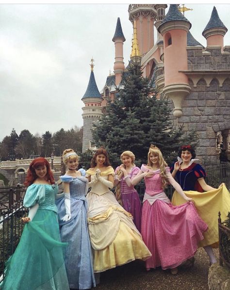 Disney Princess Adult Costume, Disney World Princess, Real Disney Princesses, Nama Korea, Disney 2025, Disneyland Princess, Disney Parque, Official Disney Princesses, Disney Live Action Movies