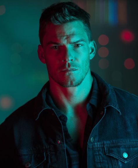 Alan Ritchson Above The Shadows, Hank Hall Titans, Alan Ritchson Jack Reacher, Thad Castle, Alan Ritchson, Titans Tv Series, Jack Reacher, Comic Heroes, Male Face