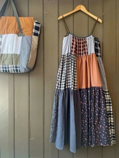 Patchwork Summer Dress, Patchwork Dresses Women, Recycling Clothes Ideas, Patchwork Dress Diy, Patch Work Dress, Patchwork Dress Pattern, Long Tiered Dress, Refashion Dress, Recycling Clothes