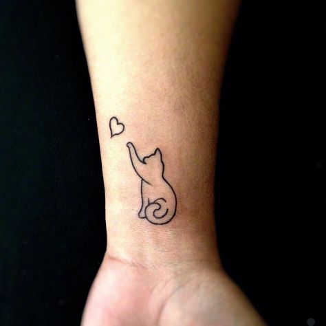 Tattoo Gato, Kitty Tattoos, Tattoo Garden, Cat Tattoo Simple, Cat Tattoos, Tattoo Cat, Cat Tattoo Designs, Little Tattoos, Simplistic Tattoos