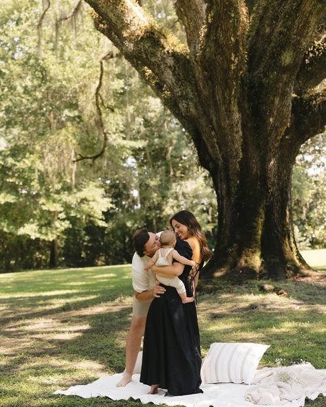 modern heirlooms with the jones family of 3 🫶🏼🌳🎞️🍃 what a joy it is to capture love through different seasons of life. last year, I photographed jamie & mikey’s elopement, where they said yes to each other on a sailboat amongst their families. this year, I got to photograph their love on full display — taking physical form as a family of 3 💚 how sweet it is to be a part of these milestones. Classic Family Photoshoot, Family Surfing Photoshoot, Boardwalk Family Photoshoot, Documentary Family Photos, Documentary Style Family Photography, Documentary Family Session, Family Of 3, Jones Family, Different Seasons