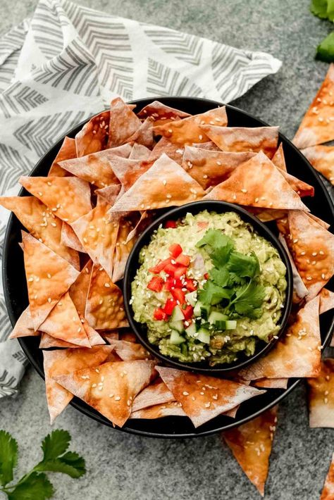 Asian Flavor Guacamole with Sesame Wonton Crisps - A unique Asian-inspired guacamole bursting with fresh, crisp veggies, served sesame wonton crisps. Wonton Crisps, Cauliflower Pizza Bites, Chips And Guacamole, Nacho Recipes, Asian Salad Dressing, Wonton Chips, Monday Recipes, Guacamole Ingredients, Chicory Recipe