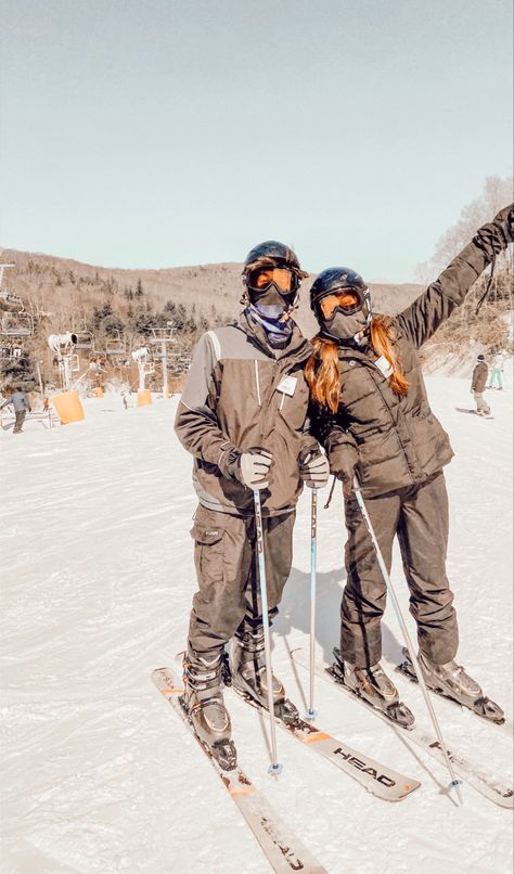 #skiing #vsco #winter Ski Date Aesthetic, Winter Dates Aesthetic, Skiing Couple, Couples Skiing, Cute Skiing Pics, Couples Skiing Pictures, Cute Skiing Pics Couples, Skiing With Boyfriend, Couple Skiing Pictures