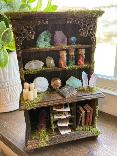 Fairy Forest Room Decor, Forest Witch Home Decor, Diy Forest Decor, Forest Bookshelf, Forest Room Ideas, Therian Room, Tinkerbell Room, Enchanted Forest Room, Forest Room Decor