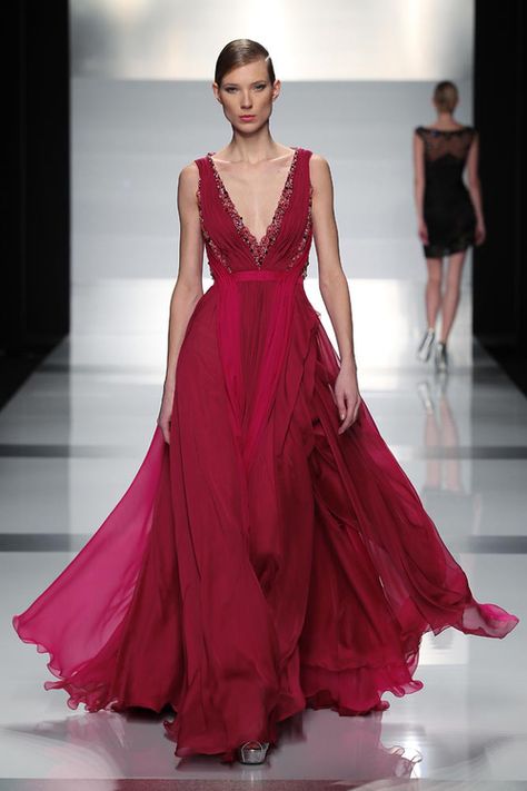 Perfect red dress Magenta Gown, Tony Ward Couture, Dresses Night, Candy Red, Viva Magenta, Red Gown, Tony Ward, Eternal Beauty, Spring Couture