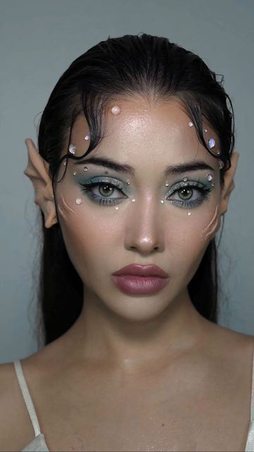 Halloween Makeup Siren, Mermaid Makeup Ideas, Siren Costume Makeup, Siren Makeup Halloween, Siren Cosplay Makeup, Siren Halloween Makeup, Siren Makeup Mermaid Halloween Costumes, Siren Make Up, Halloween Makeup Mermaid