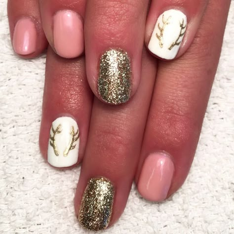 Nail designs for hunting season. #huntingseason #naildesigns #womensoutdoornews #huntingnails #outdoorsynails Hunting Nails, Gel Moment, Pig Nails, Deer Nails, Nails Toes, Western Nails, Country Nails, Nail Effects, Outdoor Girls