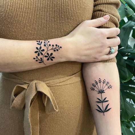 Scandinavian Folk Art Tattoo For Women, Small Black Flower Tattoo, Scandi Tattoo Ideas, Mama Yaga Tattoo, Folk Tattoo Black, Khokhloma Tattoo, Folk Style Tattoo, Folk Art Tattoo Black, Folk Art Flowers Tattoo