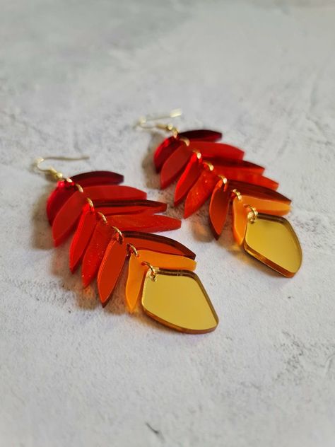 Precious Metal Clay Jewelry, Contemporary Handmade Jewelry, Thursday Evening, Resin Jewelry Diy, Diy Jewelry Inspiration, Laser Cut Jewelry, Metal Clay Jewelry, Unusual Earrings, Acrylic Jewellery