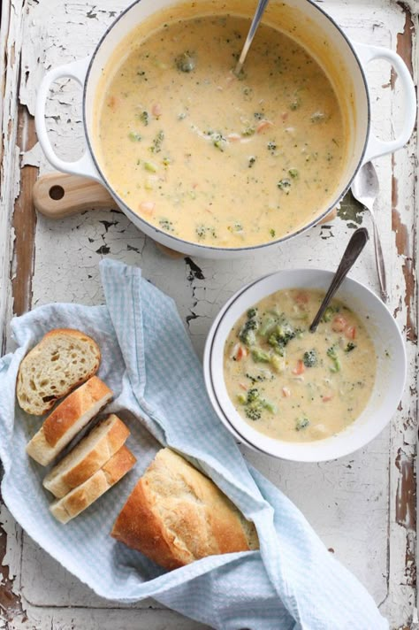 Panera Copycat Broccoli Cheddar Soup | A Bountiful Kitchen Copycat Broccoli Cheddar Soup, Copycat Soup Recipes, Copycat Soup, Kfc Recipes, Soups For Dinner, Panera Copycat, Copycat Kfc, Copycat Cracker Barrel, Cracker Barrel Recipes