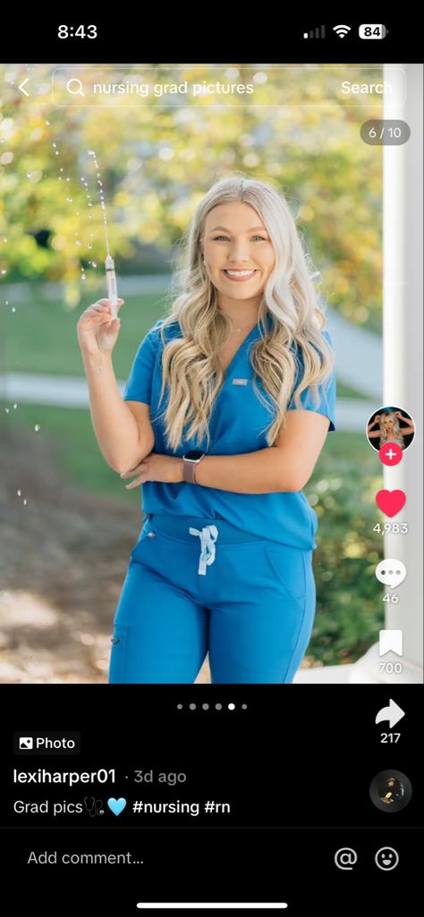 Nurse Friends Graduation Pictures, First Iv Picture Nursing School, Nurse Friends Pictures, Med School Acceptance Photoshoot, Phlebotomy Pictures, Graduation Pictures In Scrubs, Grad Photoshoot Nursing, Stethoscope Graduation Pictures, Senior Nursing Student Pictures