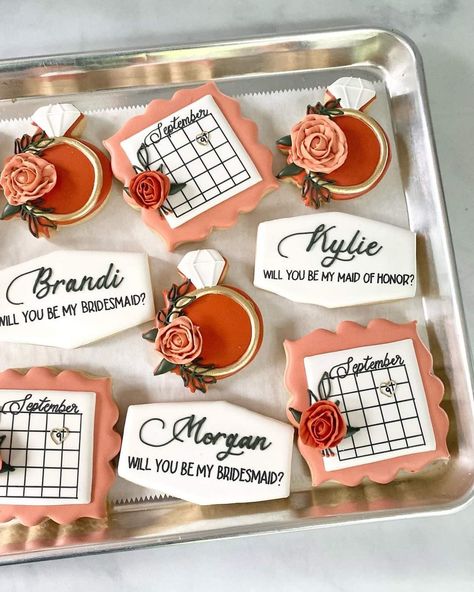 Maid Of Honor Cookies, Bridesmaid Cookies Decorated, Bridal Brunch Cookies Decorated, Will You Be My Bridesmaid Cookies, Cookies Bridesmaid Proposal, Bridesmaid Royal Icing Cookies, Blushing Bride Cookies, Bridesmaid Cookies, Wedding Shower Cookies